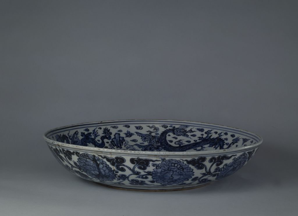 图片[1]-Blue and white unicorn wing dragon plate-China Archive